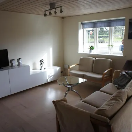 Hus I Landsby *